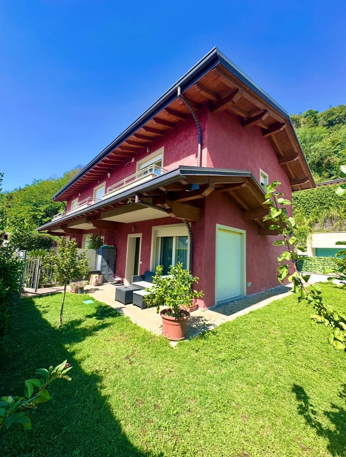 Exklusive Eckvilla bei Como