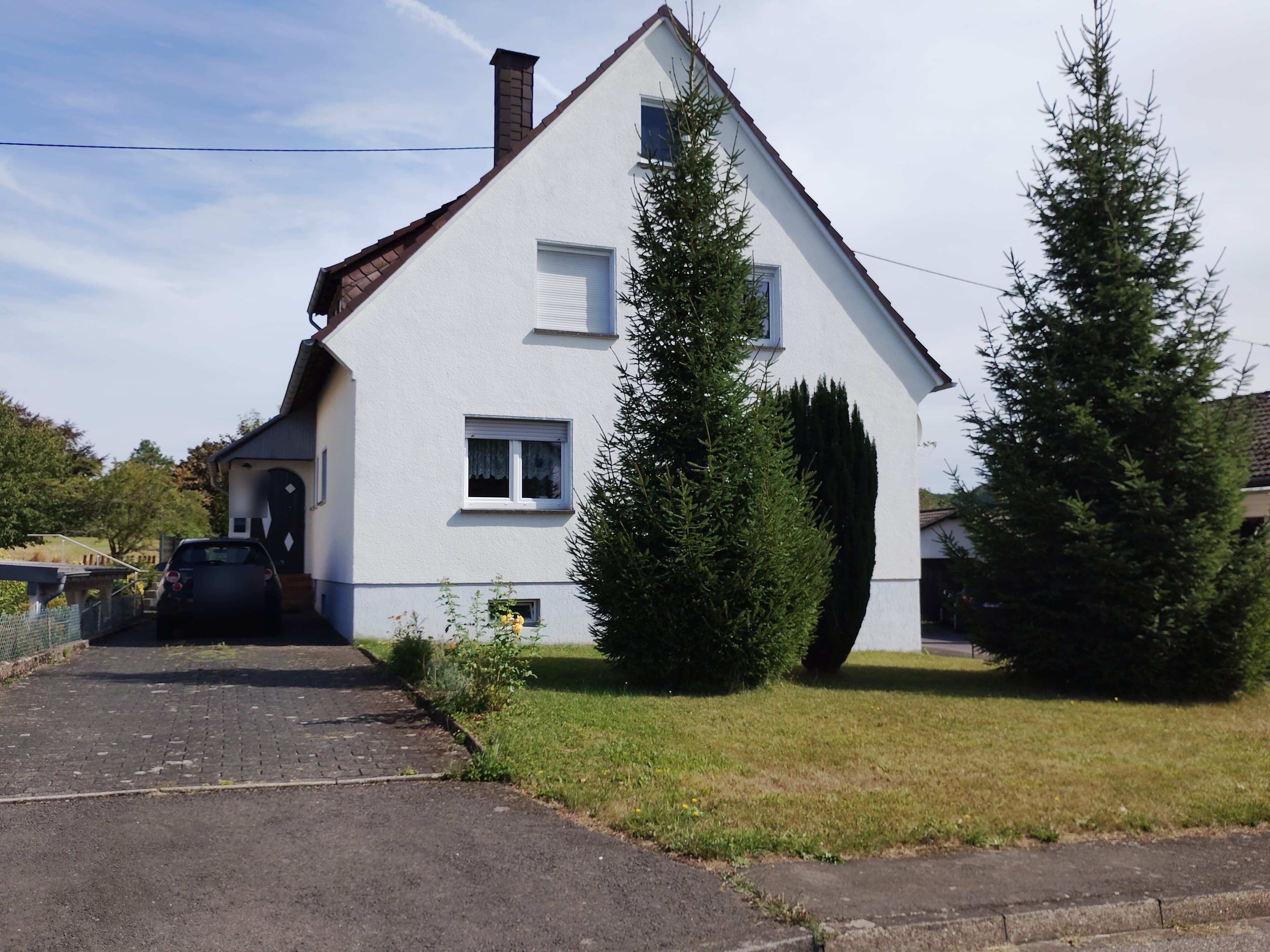 Freistehendes Haus mit 1.600 m² Grundstück in Gieleroth