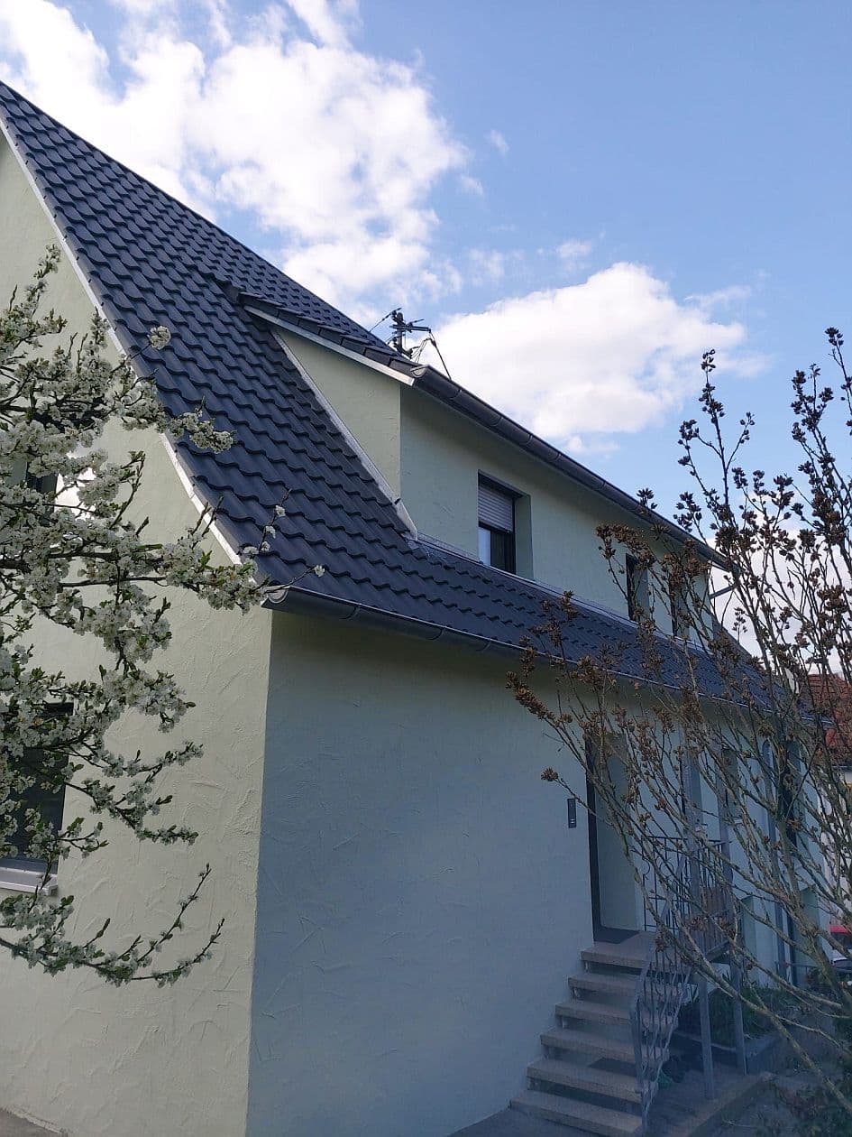 Kernsaniertes Mehrgenerationenhaus mit Garten und Aussenpool