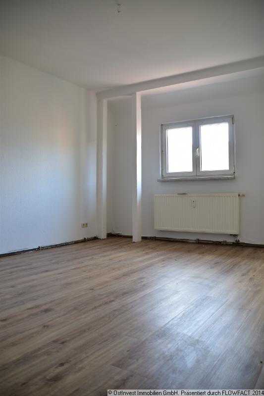 Neu renoviert, Tolle 2 Raum Dachgeschoss Wohnung