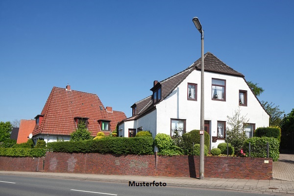 Großes 2-Familienhaus, Garten, Doppelgarage