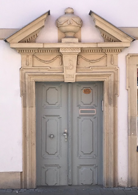 Denkmalgeschütztes Mehrfamilienhaus - voll vermietet - in Innenstadtlage